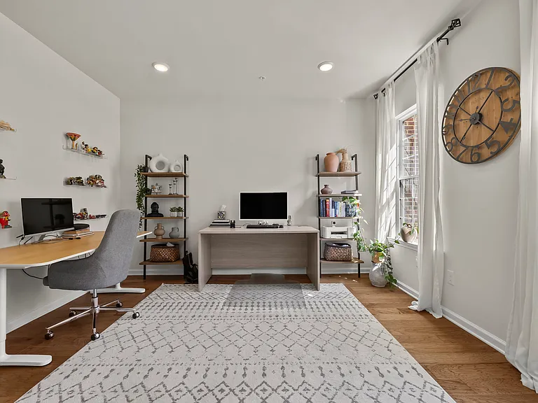 65 Landmark Ln — Photo 2