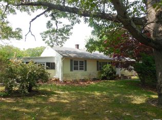 375 Factory Ave, Mattituck, NY 11952