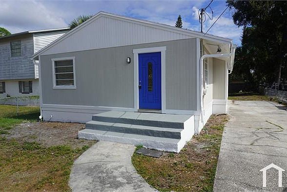 1st image of 8907 N Willow Ave
