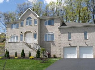 8 Eventide Ct, Morris Plains, NJ 07950
