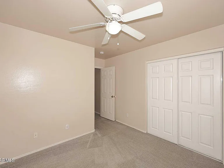 10945 W Loma Ln — Photo 23