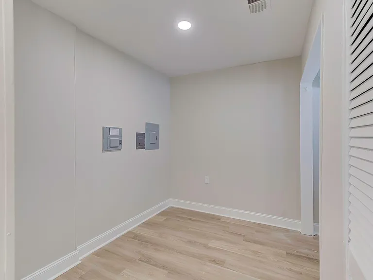 464 S White Station Rd — Photo 5