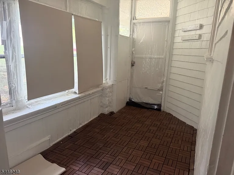 324 Claremont Ave — Photo 8