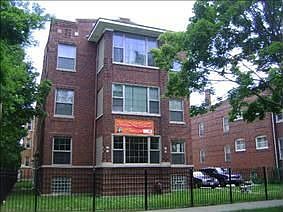 1st image of 3553 W Ainslie St APT 2