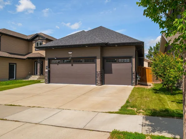 18 Lakevista Point E, Beaumont, AB T4X 0J2