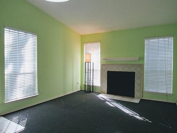 3rd image of 1429 Meadowood Village Dr