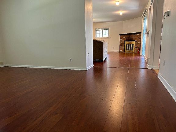 4th image of 720 Wildwood Ln