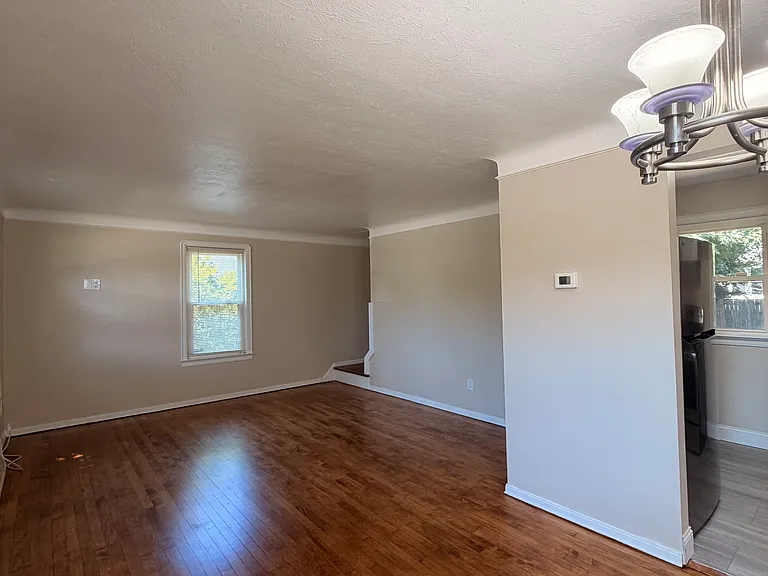19409 Cherokee Ave — Photo 3