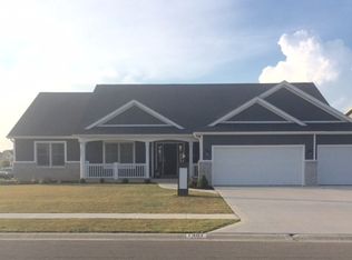 7407 Holden Dr, Fort Wayne, IN 46835