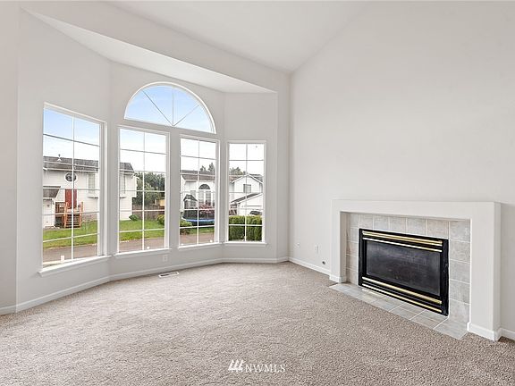 3rd image of 16961 Ashleigh Place SE