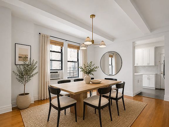 2nd image of 27 W 96th St APT 11C