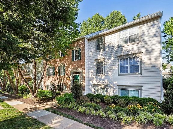2nd image of 12023 Golf Ridge Ct APT 202