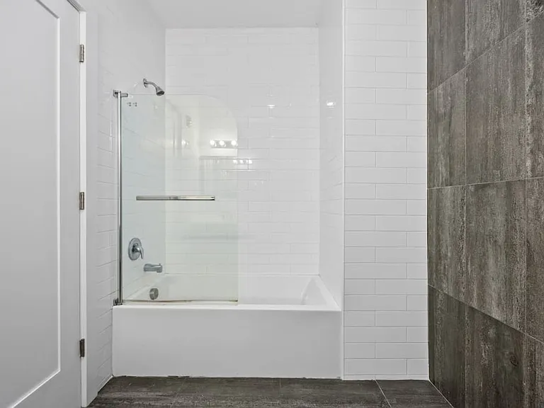 300 Hoyt Realty Inc — Photo 17