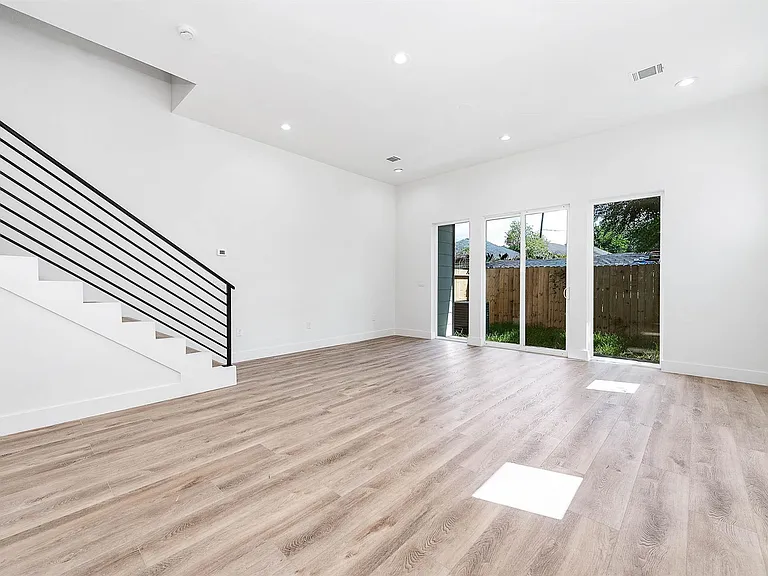3619 Bremond St — Photo 17