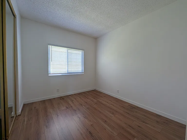 1573 Thornbriar Dr — Photo 12