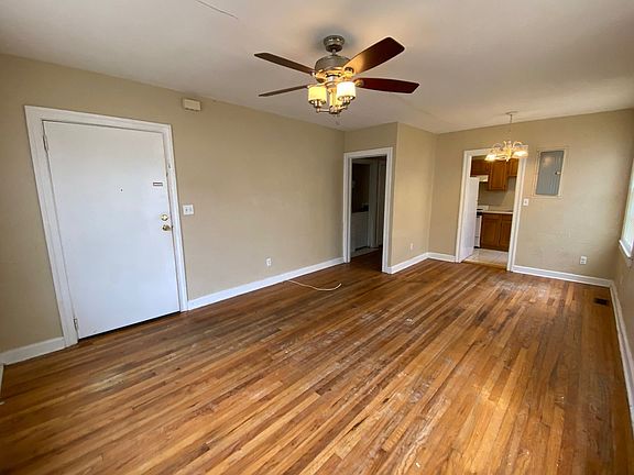 4th image of 2608 College St APT 2