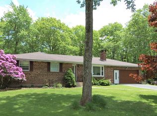 296 Elkview Dr, Clifford Township, PA 18421