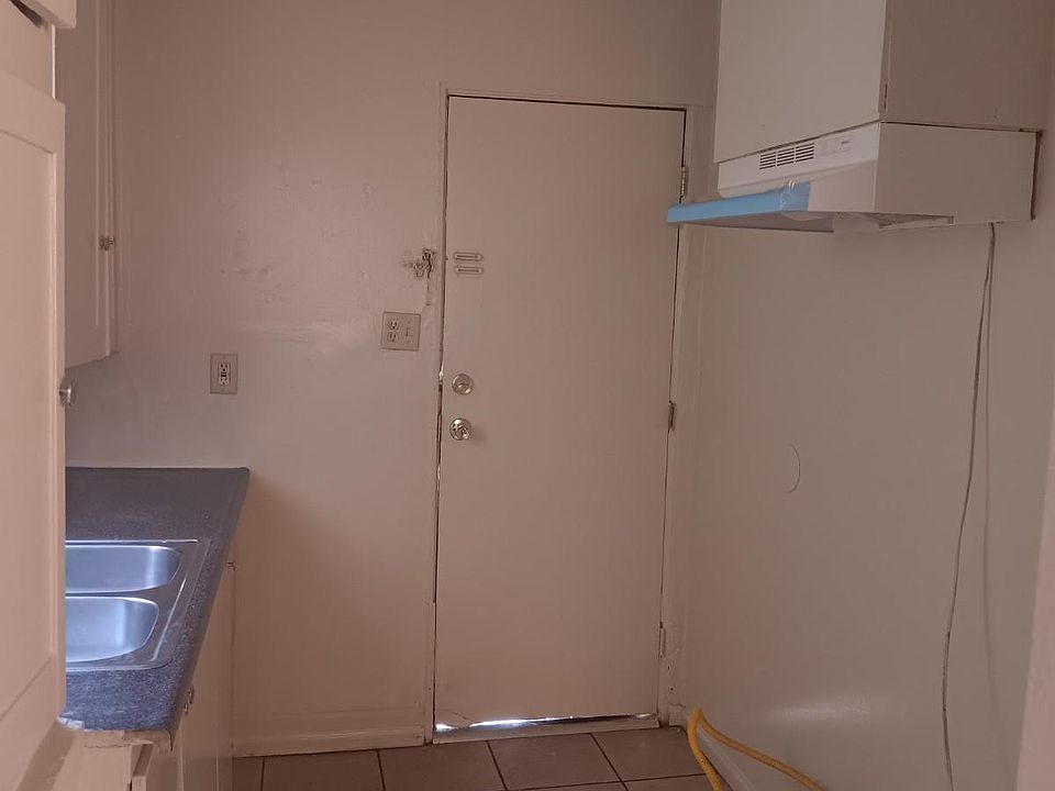1st image of 906 McDonald Ave #4