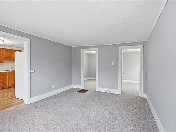 4th image of 605 Pine St