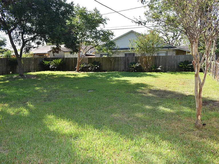 5911 Hornwood Dr — Photo 24