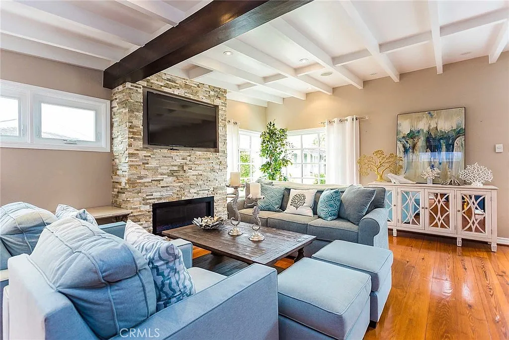 4 bed, 1800 sqft, $14,000 — Photo 1