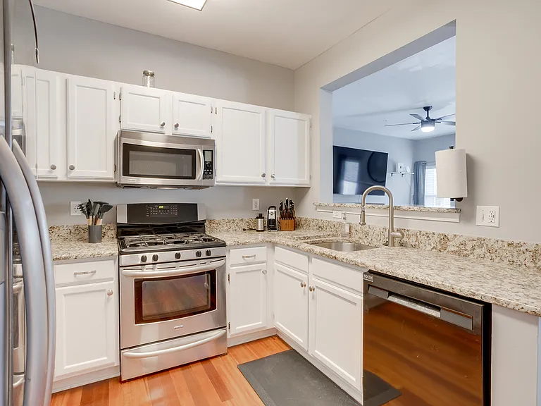 14304 Rosy Ln #25 — Photo 4