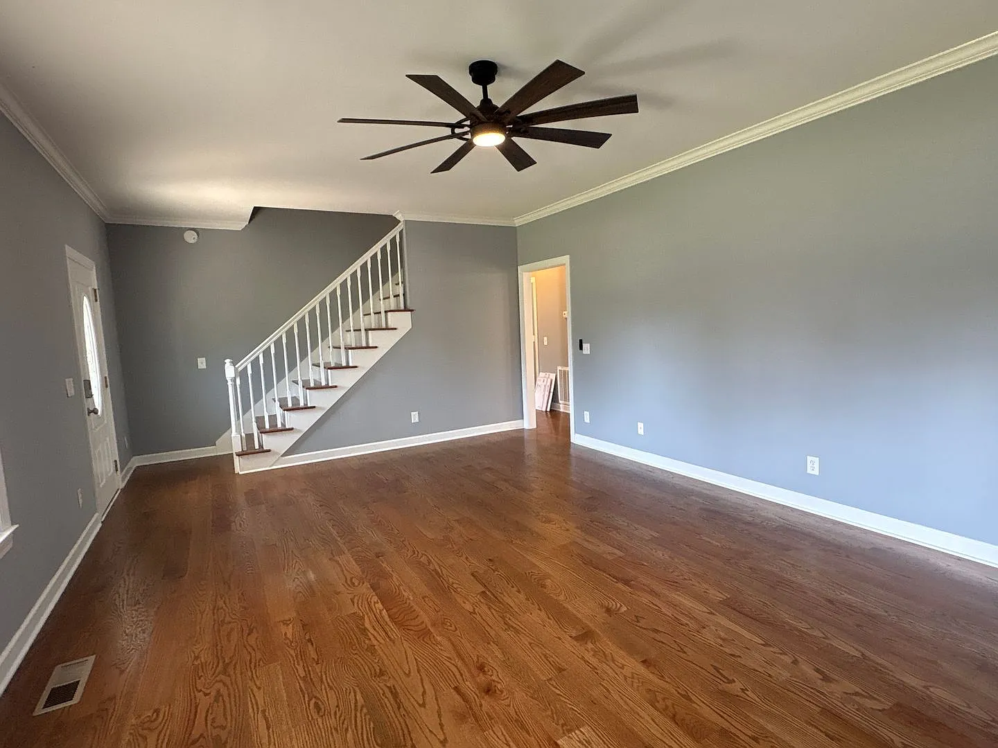 Spacious Brick Home in Manchester — Photo 4