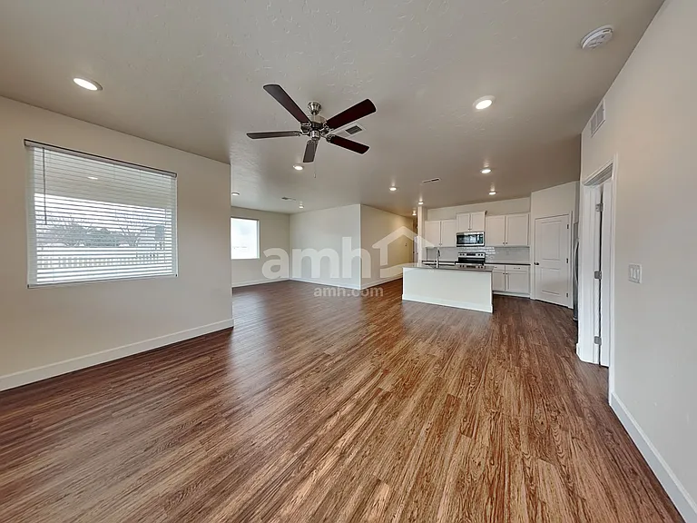 5032 W Milliron Dr — Photo 9