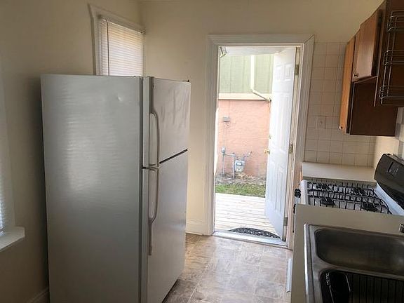 4th image of 219 W Patterson St APT C