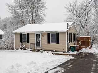 15 Ledgeview Dr, Rochester, NH 03839