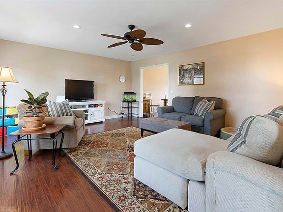 4th image of 1100 New Village Dr NW