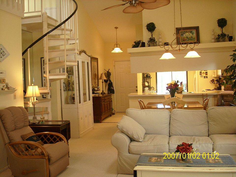Living Room w/Loft