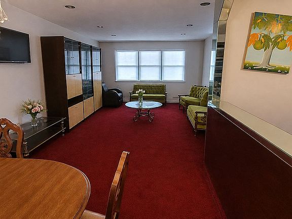 4th image of 1014 E 82nd St
