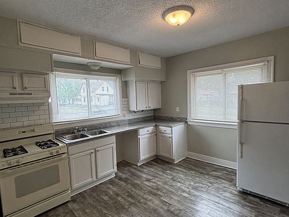 4th image of 97 Batavia St APT 1