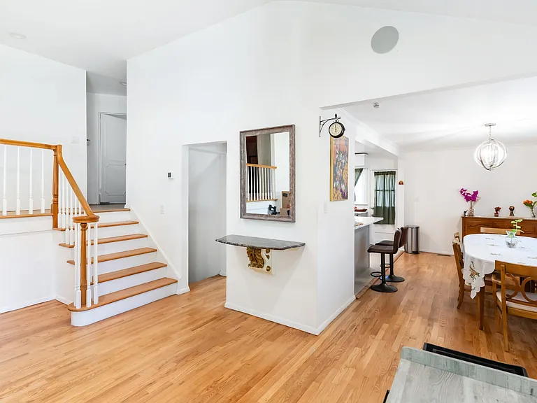 31 Frederick Ln — Photo 17