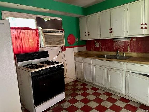 2nd image of 6802 Friarwood Dr