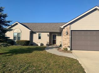 208 Peggy Ln, Avilla, IN 46710