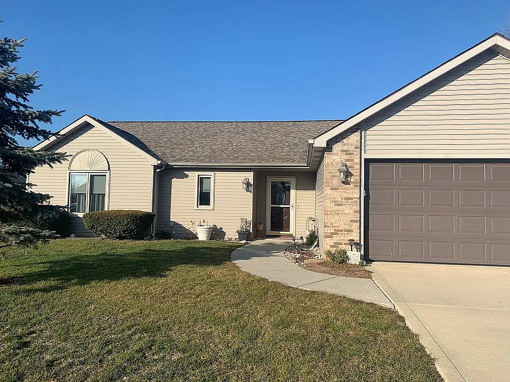 208 Peggy Ln photo 1