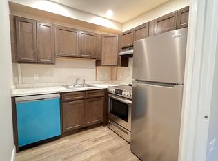 591 Broadway St #1F, Lowell, MA 01854