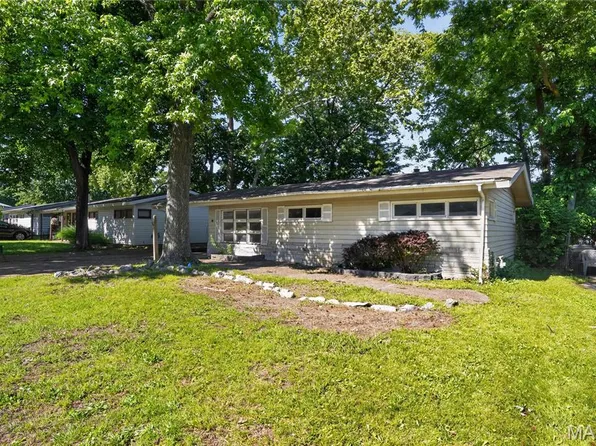 16 Brightwell Ct, Florissant, MO 63031