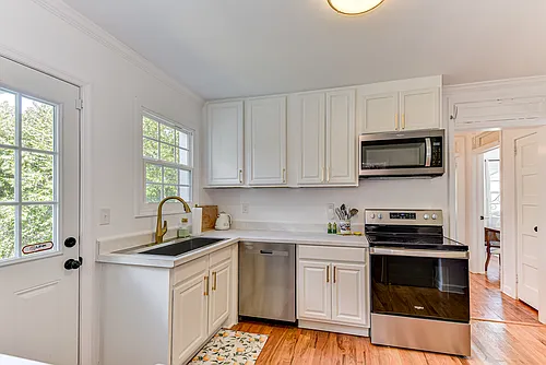 2701 Oakland Ave Photo 1