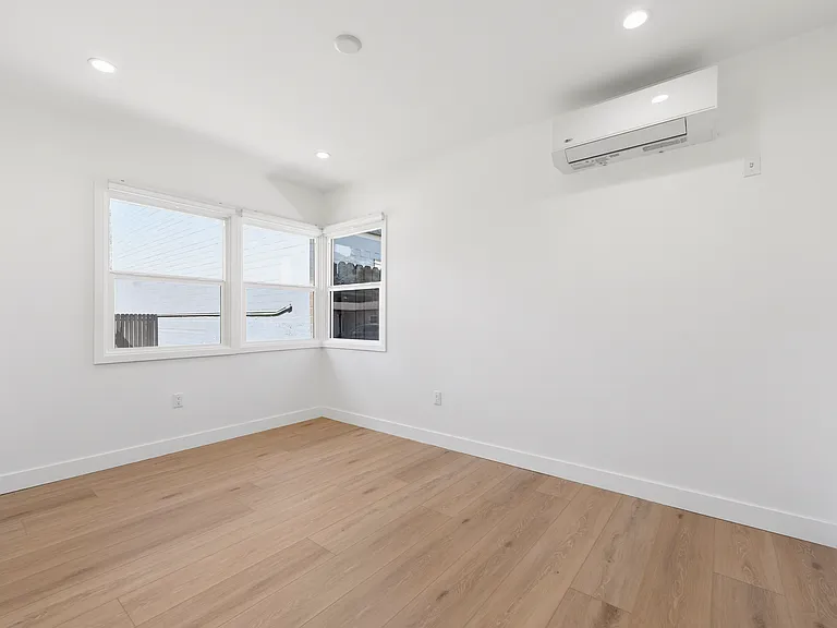 2817 Sycamore Ave — Photo 13