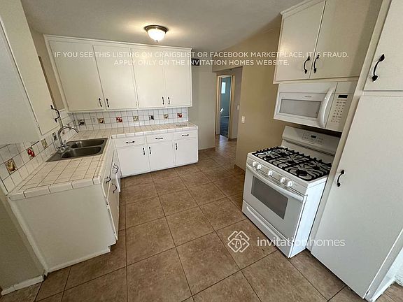 4th image of 4126 N Mitchell St