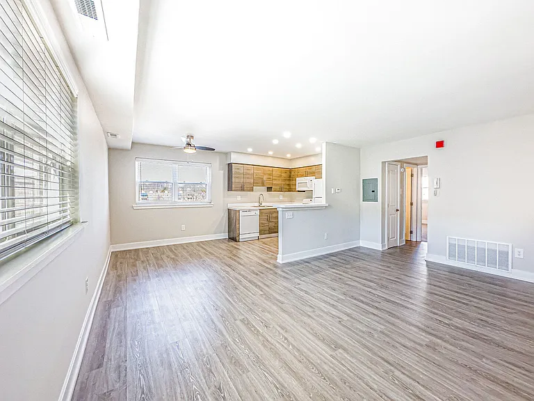 Forest Station Apartments — Photo 6