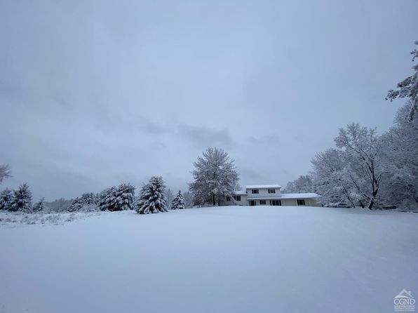 60 Burma Rd, Kinderhook, NY 12106