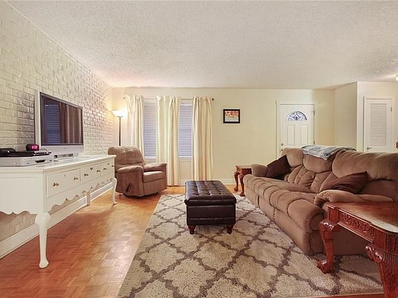 3rd image of 225 Wright Ave Unit 225C