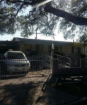 3rd image of 920 E 102nd St