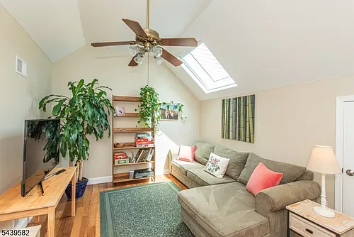 31 Cooper Ln Photo 1