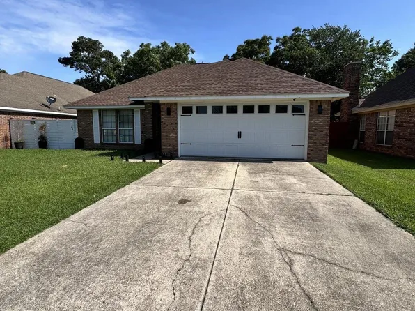 2617 Palmer Dr, Gulfport, MS 39507