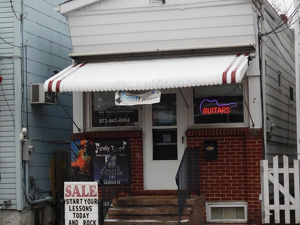 2nd image of 9 N Main St